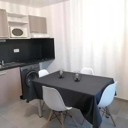 5 Min De La Plage, 1 Min Centre